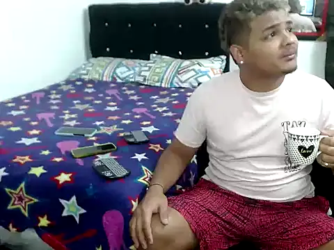 Snapshot of Boycuriousxxx chatting on September 2025 11:04:02 AM Boycuriousxxx online show from September 2025 11:04:02 AM