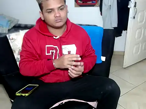 Snapshot of Boycuriousxxx chatting on October 2025 12:39:02 PM Boycuriousxxx online show from October 2025 12:39:02 PM