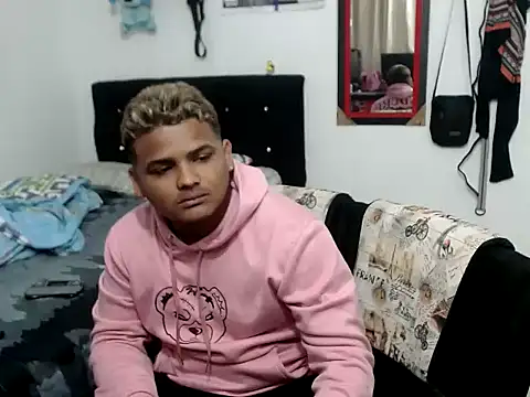 Snapshot of Boycuriousxxx chatting on November 2025 01:55:02 PM Boycuriousxxx online show from November 2025 01:55:02 PM