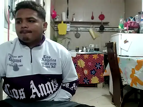 Snapshot of Boycuriousxxx chatting on December 2025 11:19:01 AM Boycuriousxxx online show from December 2025 11:19:01 AM