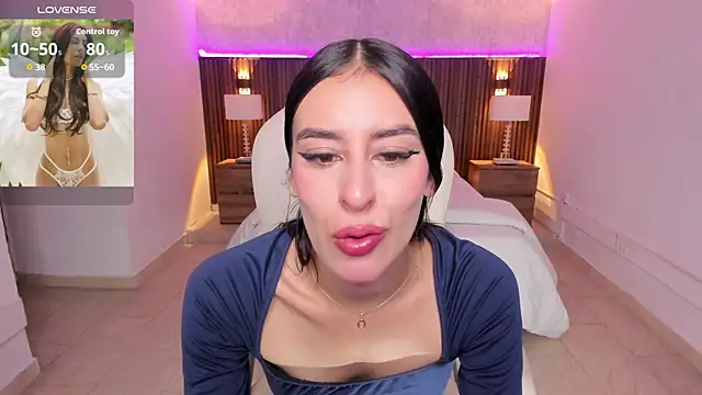 karlaa james online show from April 2026 11:09:01 AM