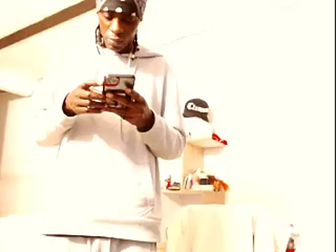 Snapshot of phillip-hot chatting on February 2025 02:18:01 AM phillip-hot online show from February 2025 02:18:01 AM