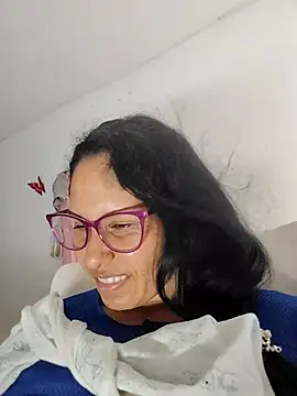 Snapshot of KeillyDiaz chatting on November 2025 04:40:01 PM KeillyDiaz online show from November 2025 04:40:01 PM