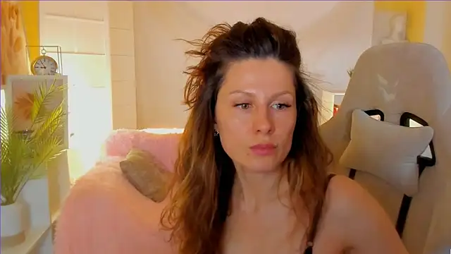 Snapshot of April_o_Nill chatting on February 2025 12:30:02 PM April o Nill online show from February 2025 12:30:02 PM