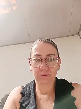 Snapshot of miss_hanna07 chatting on June 2026 03:10:02 PM miss hanna07 online show from June 2026 03:10:02 PM