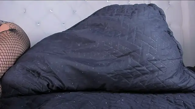 Annieefoxx online show from January 2025 12:27:01 AM