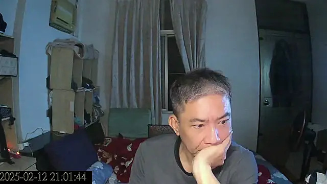 Snapshot of YuHsuant chatting on February 2025 01:06:01 PM YuHsuant online show from February 2025 01:06:01 PM