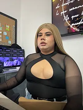 Snapshot of Tom_Silver__ chatting on October 2025 04:48:01 AM Tom Silver online show from October 2025 04:48:01 AM