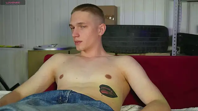 Snapshot of dustyn_fox chatting on February 2025 05:50:02 PM dustyn fox online show from February 2025 05:50:02 PM