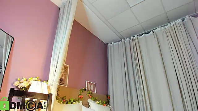 Snapshot of Dearly_Emily chatting on November 2025 05:30:01 PM Dearly Emily online show from November 2025 05:30:01 PM