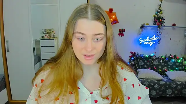 Snapshot of Demure_Smile chatting on December 2024 02:42:01 AM Demure Smile online show from December 2024 02:42:01 AM