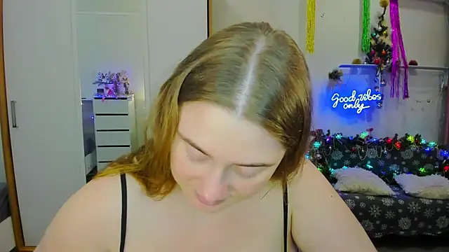 Snapshot of Demure_Smile chatting on December 2024 03:26:01 AM Demure Smile online show from December 2024 03:26:01 AM