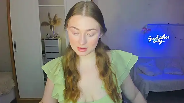 Snapshot of Demure_Smile chatting on February 2025 07:04:02 AM Demure Smile online show from February 2025 07:04:02 AM