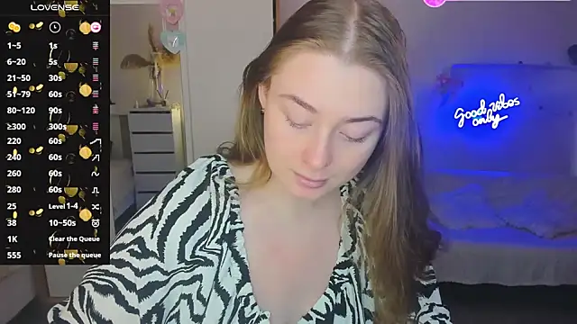 Snapshot of Demure_Smile chatting on February 2025 05:02:01 AM Demure Smile online show from February 2025 05:02:01 AM