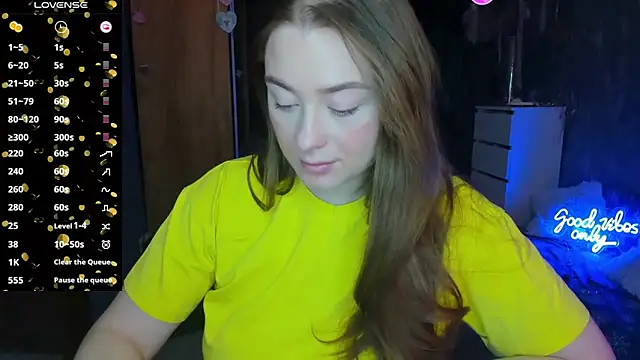 Snapshot of Demure_Smile chatting on March 2025 06:49:01 AM Demure Smile online show from March 2025 06:49:01 AM