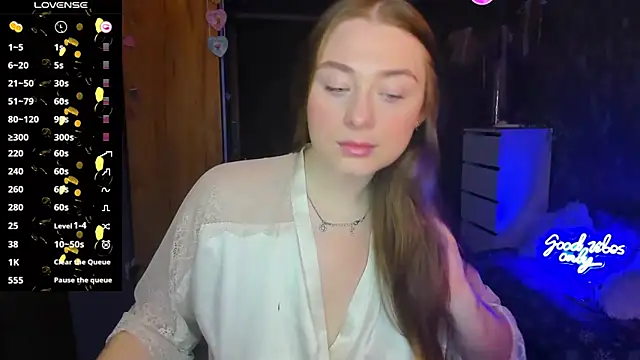 Snapshot of Demure_Smile chatting on March 2025 06:10:02 AM Demure Smile online show from March 2025 06:10:02 AM