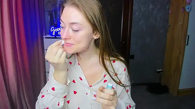 Snapshot of Demure_Smile chatting on September 2025 04:14:01 AM Demure Smile online show from September 2025 04:14:01 AM