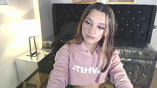 Laurita b online show from January 2025 12:47:02 PM