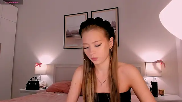 diana nier online show from May 2026 08:06:01 PM