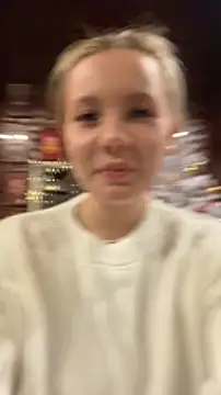 Snapshot of AliceMorr chatting on December 2024 07:22:01 AM AliceMorr online show from December 2024 07:22:01 AM