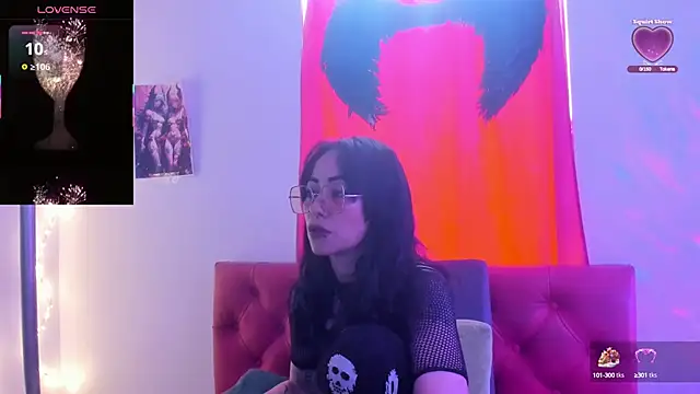 staacy37 online show from October 2025 07:22:01 PM