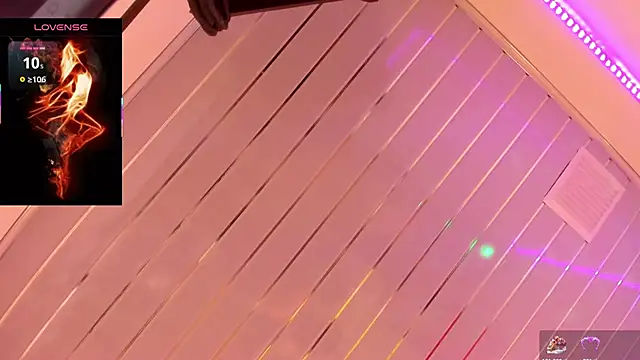 staacy37 online show from October 2025 07:15:01 PM