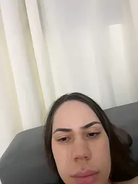 Snapshot of Julinha18 chatting on March 2025 05:11:01 AM Julinha18 online show from March 2025 05:11:01 AM