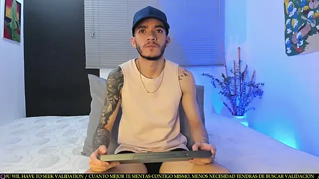 Tylergiuseppe  online show from February 2025 10:07:02 PM