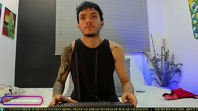 Tylergiuseppe  online show from February 2025 10:11:02 PM