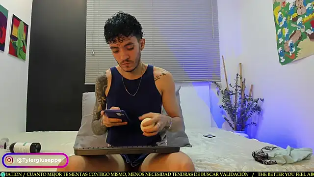 Tylergiuseppe  online show from February 2025 10:36:01 PM