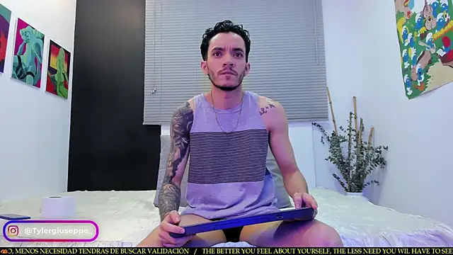Tylergiuseppe  online show from February 2025 09:36:02 PM