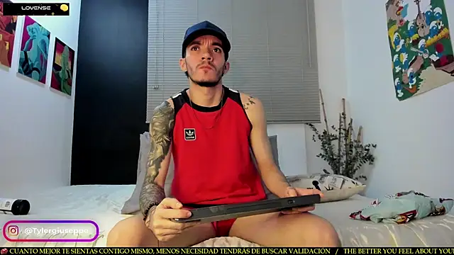 Tylergiuseppe  online show from February 2025 09:37:01 PM