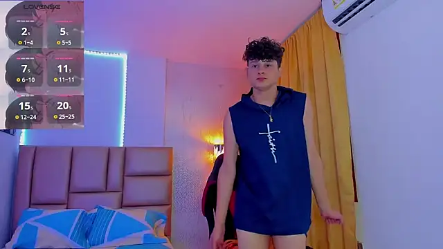 Snapshot of Nathan_Bluee chatting on January 2025 03:55:01 PM Nathan Bluee online show from January 2025 03:55:01 PM