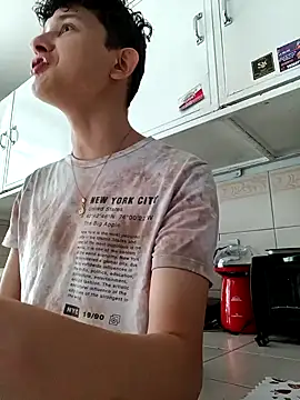 Snapshot of Nathan_Bluee chatting on January 2025 01:47:01 PM Nathan Bluee online show from January 2025 01:47:01 PM