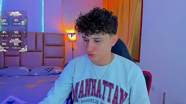 Snapshot of Nathan_Bluee chatting on February 2025 01:10:02 PM Nathan Bluee online show from February 2025 01:10:02 PM