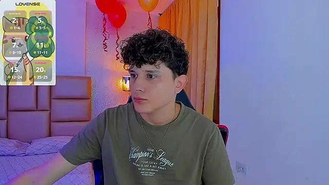 Snapshot of Nathan_Bluee chatting on March 2025 01:08:02 PM Nathan Bluee online show from March 2025 01:08:02 PM