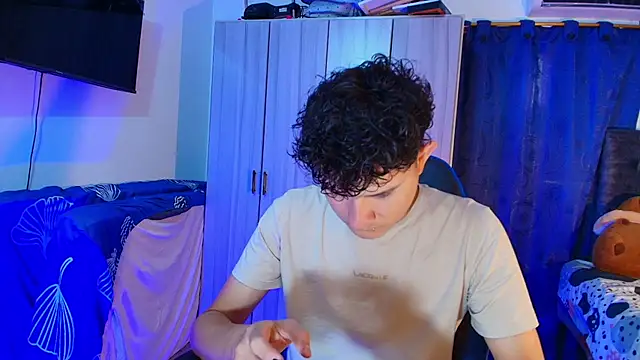 Snapshot of Nathan_Bluee chatting on February 2026 04:43:02 PM Nathan Bluee online show from February 2026 04:43:02 PM