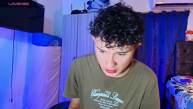 Snapshot of Nathan_Bluee chatting on February 2026 04:34:02 PM Nathan Bluee online show from February 2026 04:34:02 PM