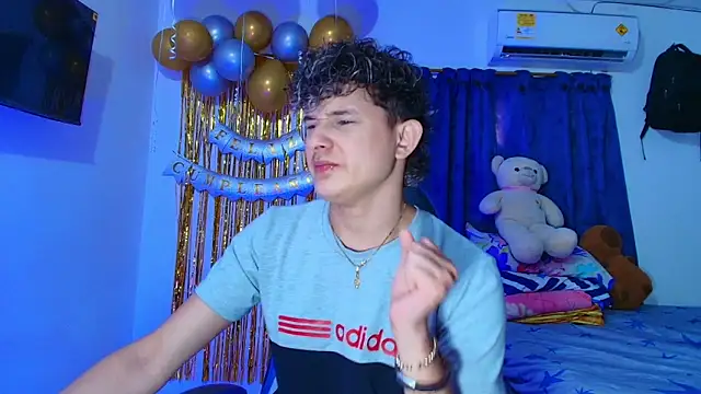 Snapshot of Nathan_Bluee chatting on March 2026 06:11:01 PM Nathan Bluee online show from March 2026 06:11:01 PM