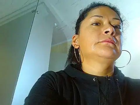 Snapshot of hornymilf_69xxx chatting on December 2024 04:49:02 PM hornymilf 69xxx online show from December 2024 04:49:02 PM