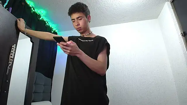 sexybat twink online show from January 2025 11:48:01 PM