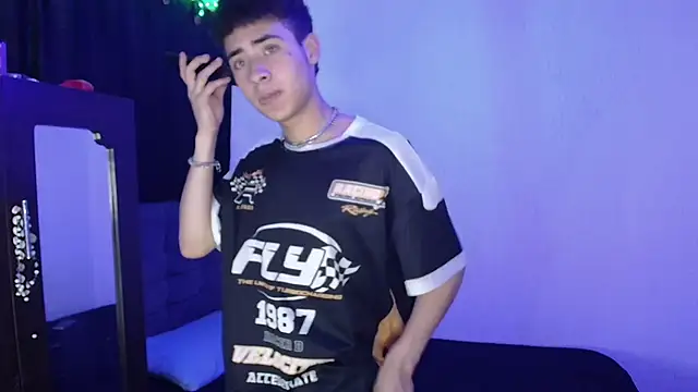 sexybat twink online show from January 2025 02:54:01 AM