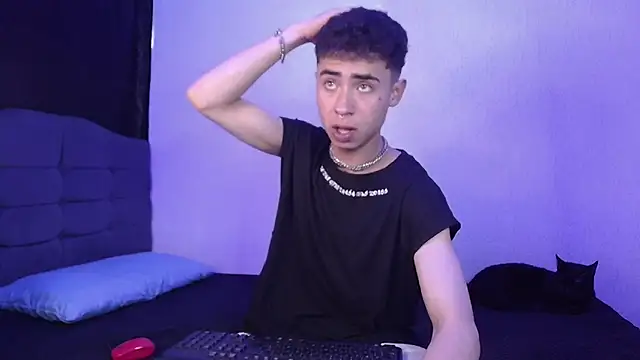 sexybat twink online show from February 2025 06:26:02 PM