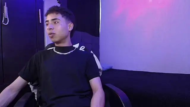 sexybat twink online show from February 2025 08:29:02 PM