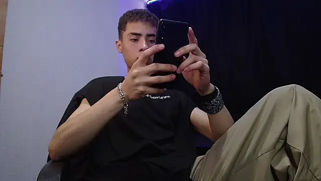 sexybat twink online show from March 2025 10:27:02 PM