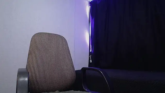 sexybat twink online show from March 2025 01:30:02 AM