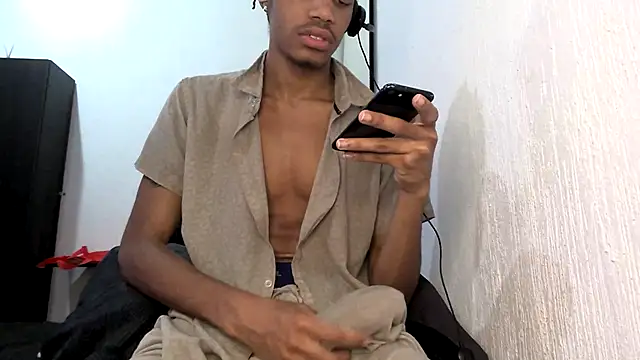 Snapshot of Skinnyblackman chatting on March 2026 04:40:02 AM Skinnyblackman online show from March 2026 04:40:02 AM