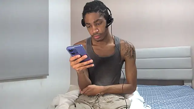 Snapshot of Skinnyblackman chatting on April 2026 06:03:02 AM Skinnyblackman online show from April 2026 06:03:02 AM