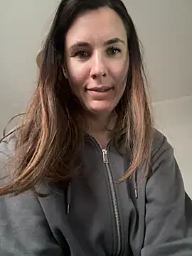 Sara darling online show from December 2024 09:39:01 AM