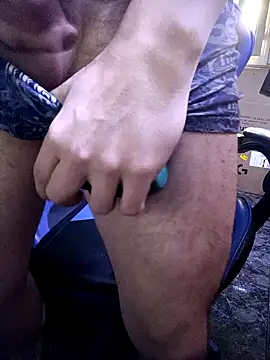 Snapshot of Eltimido_69BCN chatting on April 2026 11:42:02 AM Eltimido 69BCN online show from April 2026 11:42:02 AM